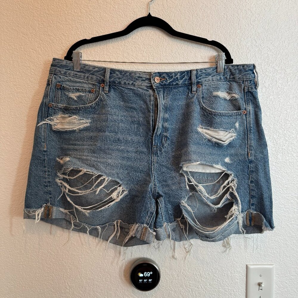 Good Used Condition (GUC) American Eagle Denim Distressed Shorts Size 18